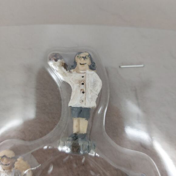 Tombstone Corners Halloween 3 Figures Monsters Scary - Picture 5 of 11